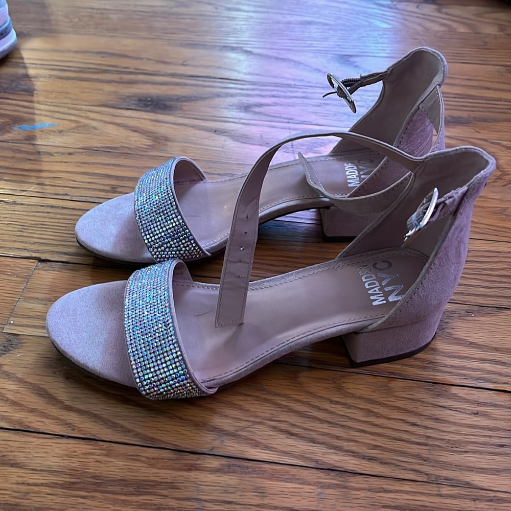 Heels - Picture 2 of 3